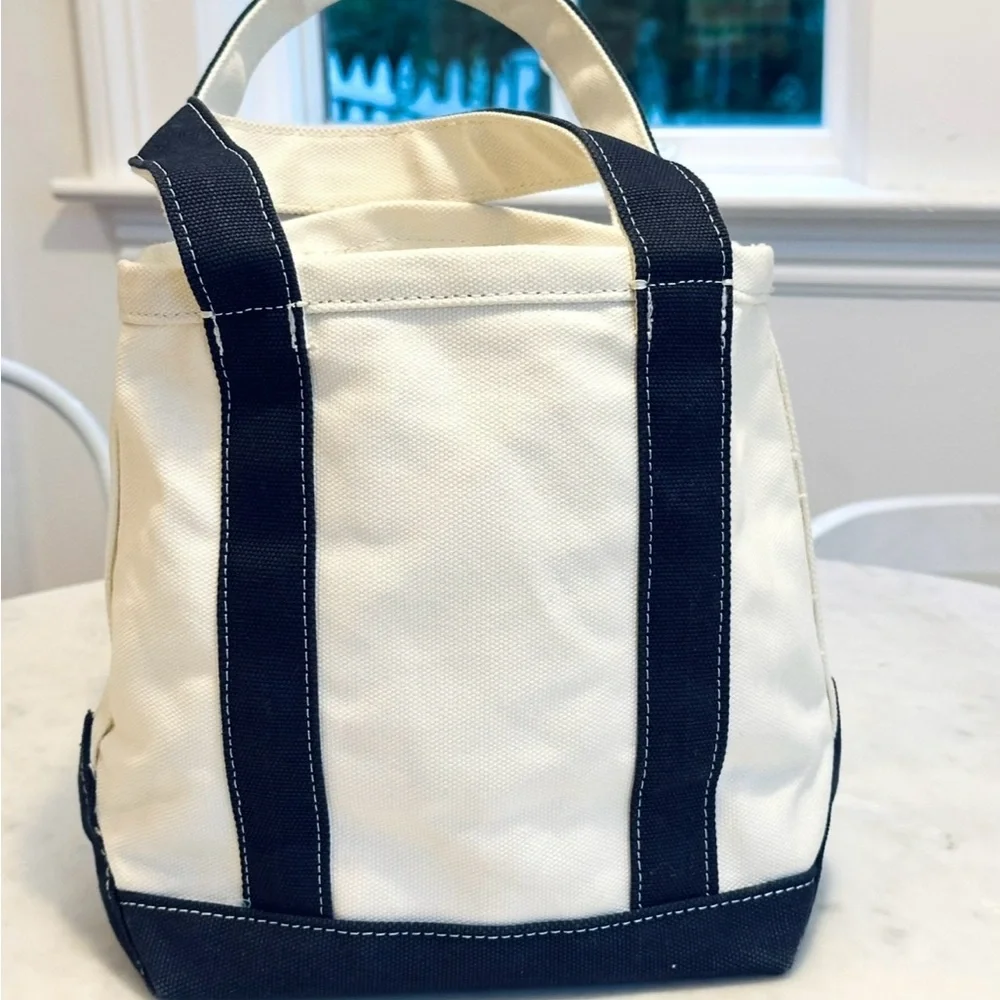 Doen Canvas Tote in Cream and Navy mini size - Picture 2 of 5
